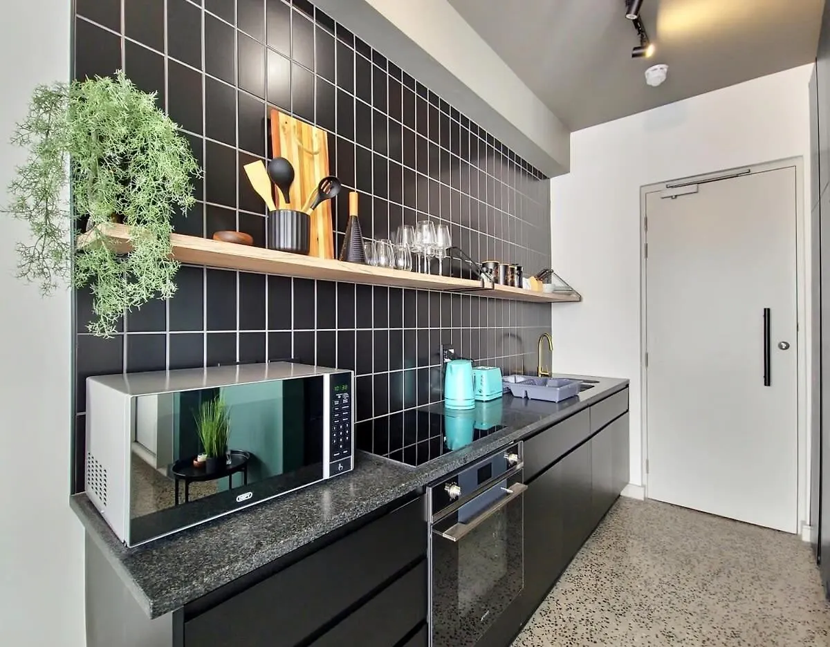 Trendy, Secure, Private Balcony, Wifi & Smart Tv Apartment Cape Town South Africa